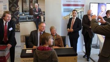 Bundesratspräsident Stephan Weil im Gespräch