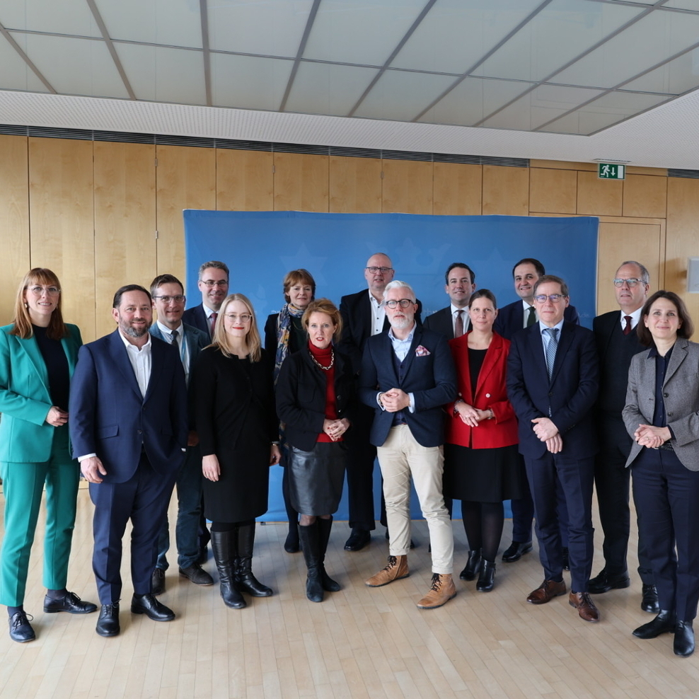 Gruppenbild der Europaministerkonferenz in der Landesvertretung des Landes Thüringen in Berlin