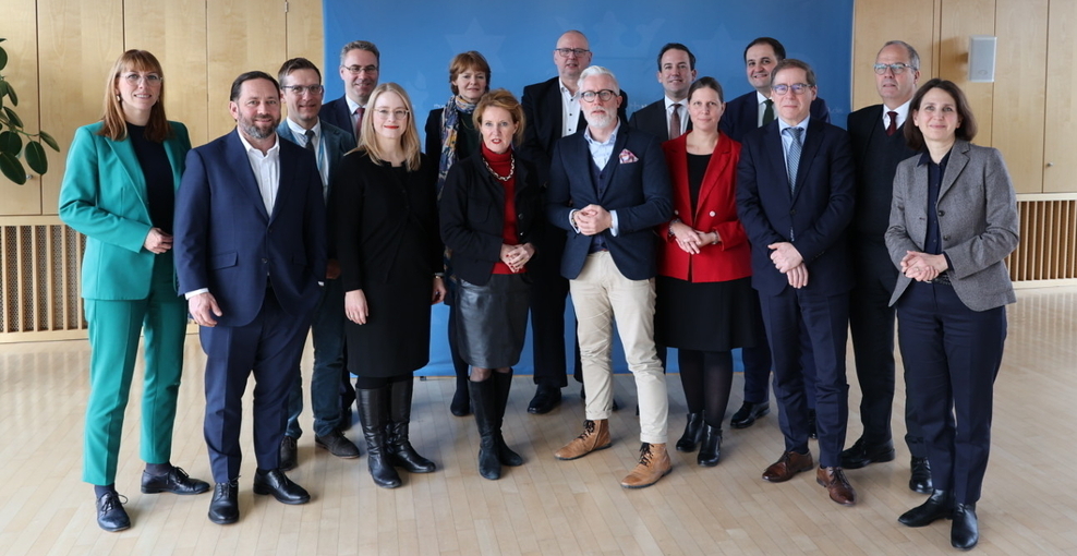 Gruppenbild der Europaministerkonferenz in der Landesvertretung des Landes Thüringen in Berlin